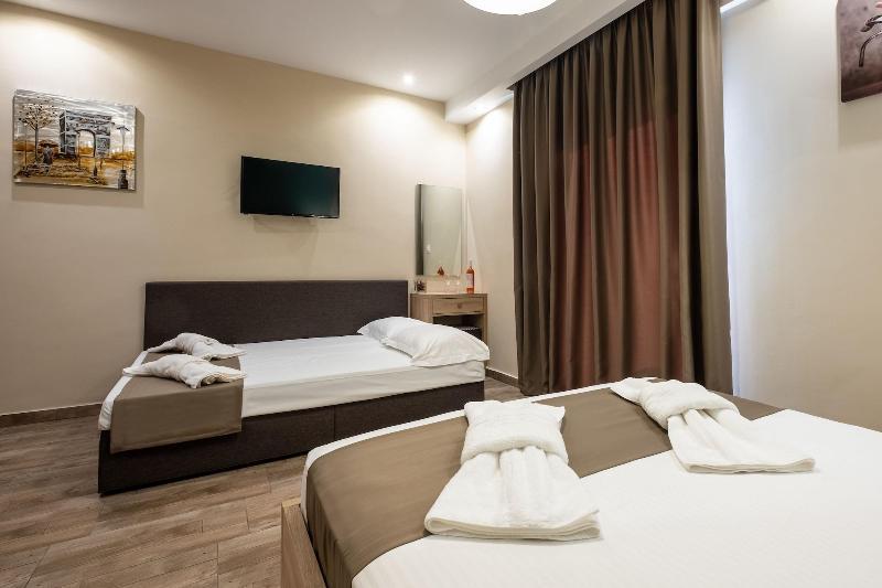 Lagaria Luxury & *